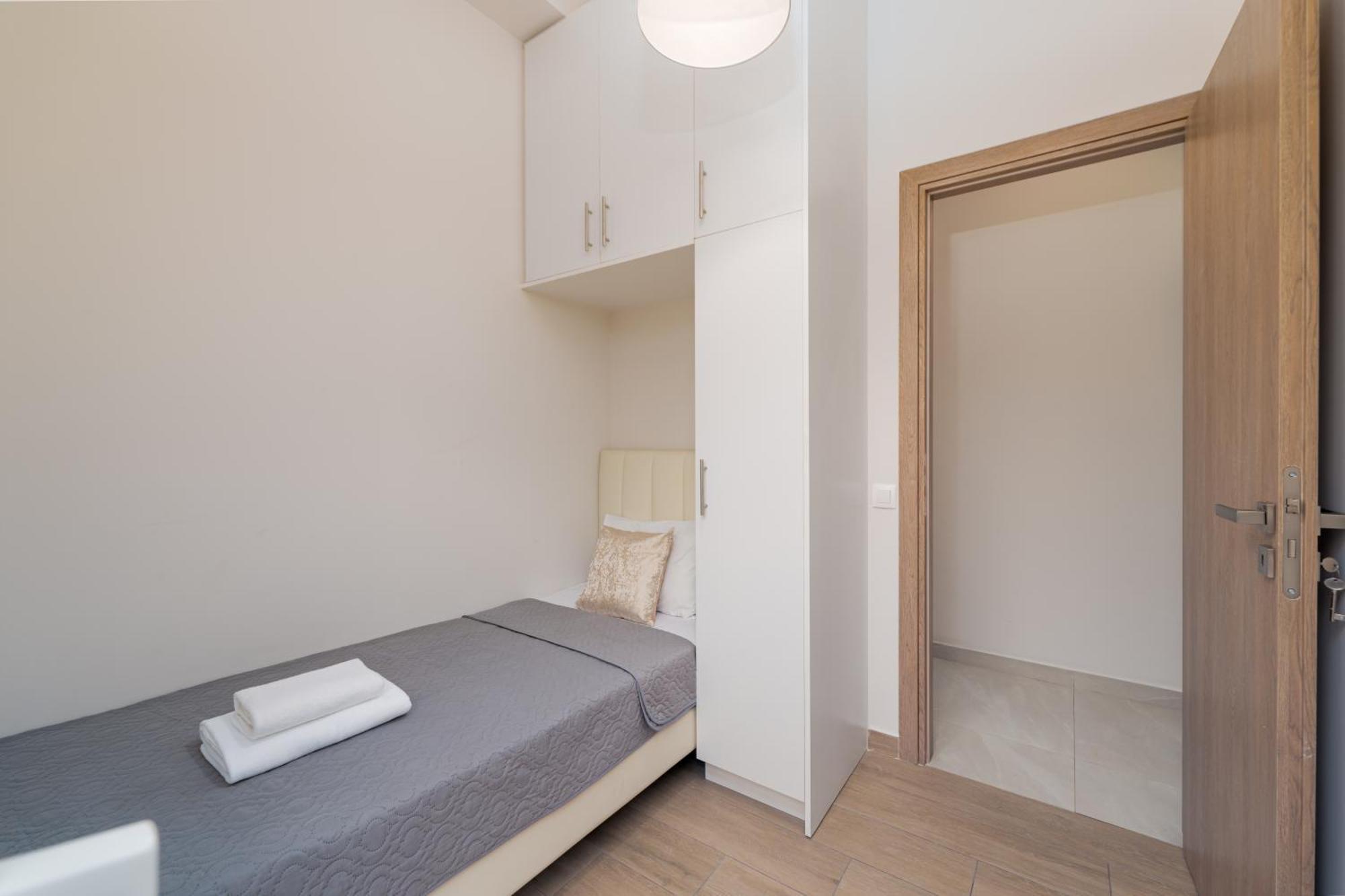 New Center Apartment Near Metro Athens Exterior photo